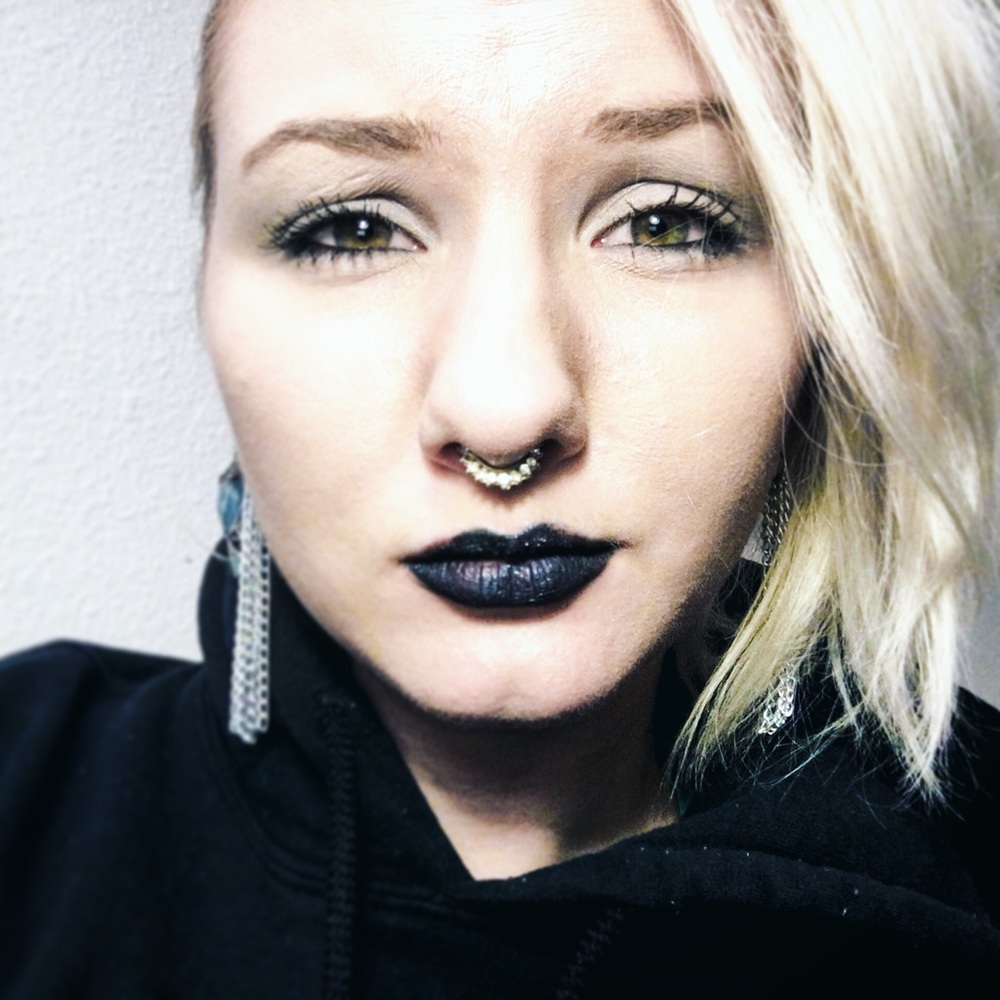 Meet your Posher, Astrid